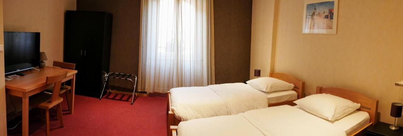 Hotel Restaurant Collin Ferrette Zewnętrze zdjęcie