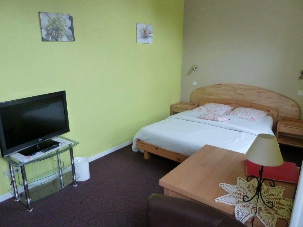 Hotel Restaurant Collin Ferrette Zewnętrze zdjęcie